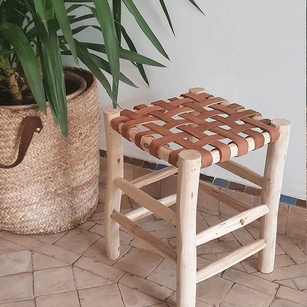 Natural stool in light wood and natural leather