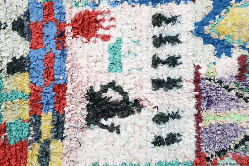 Tintfsut-Vintage Moroccan Rug- (4'8" x 6'2")
